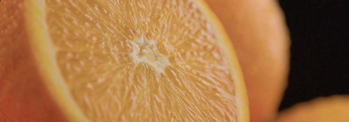 Vitamina C para o rosto é apontado como um grande aliado dos dermatologistas