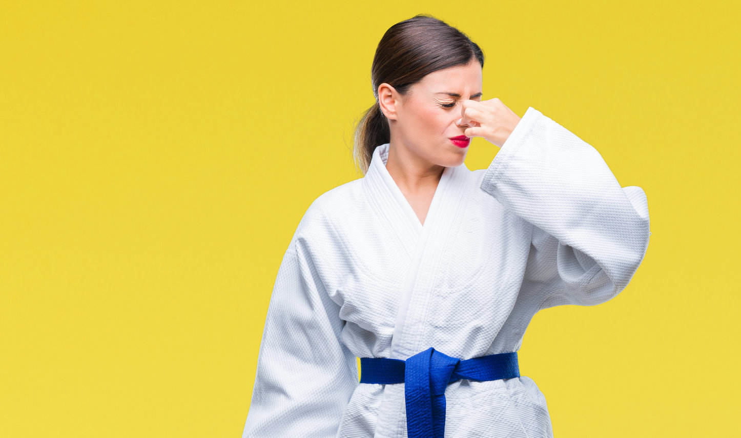 lavar-kimono-para-previnir-doencas-da-pele-em-lutadores